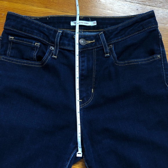 Levi’s 721 High Rise Skinny Jeans - Picture 8 of 8